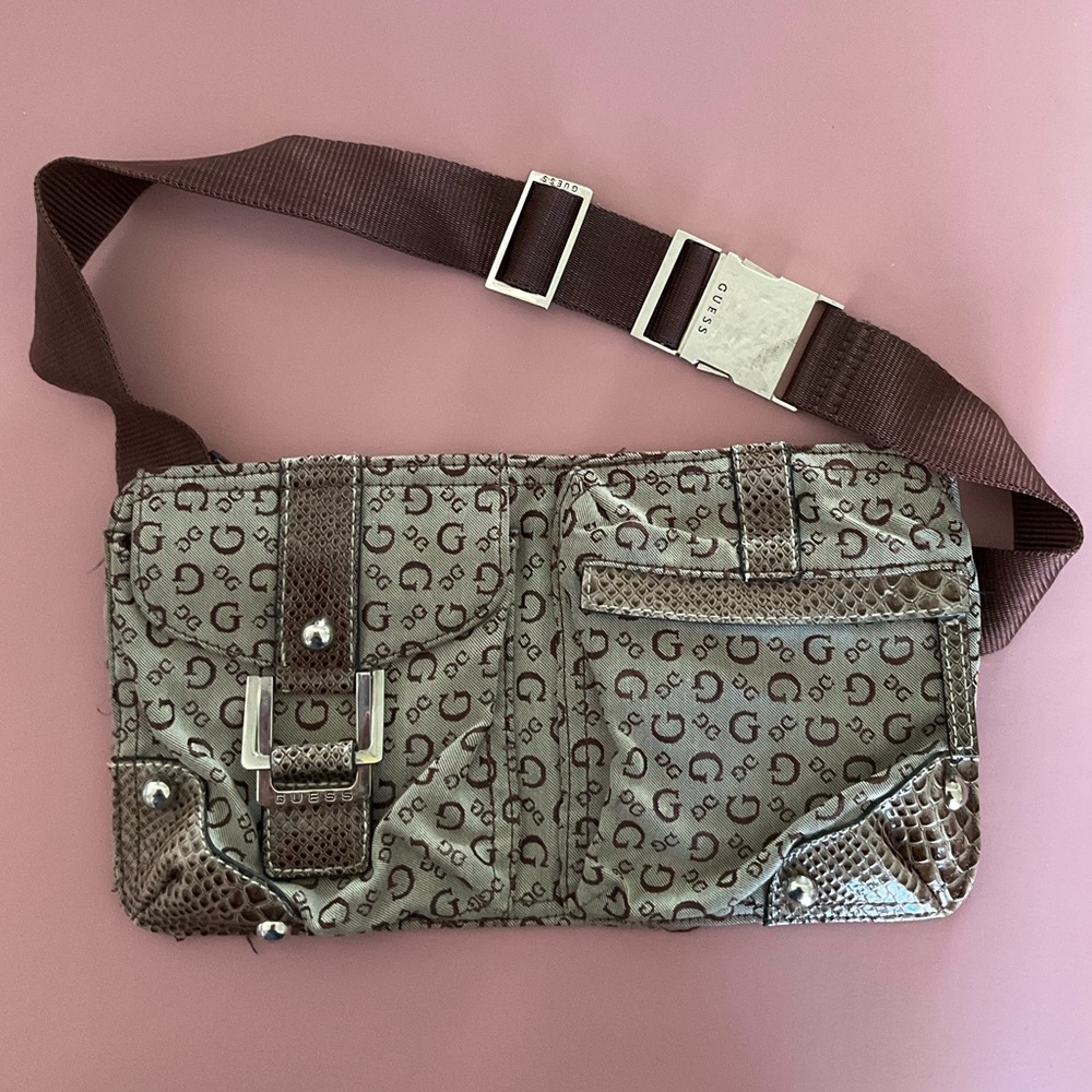 Guess Fanny pack great condition